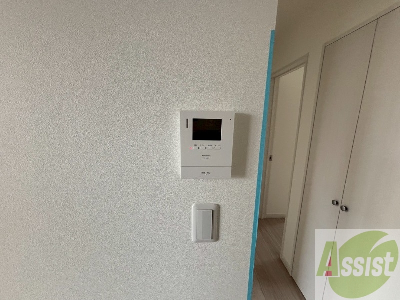 セキュリティ　ＴＶモニター付インターホンです。来客者の顔が見えるので安心！