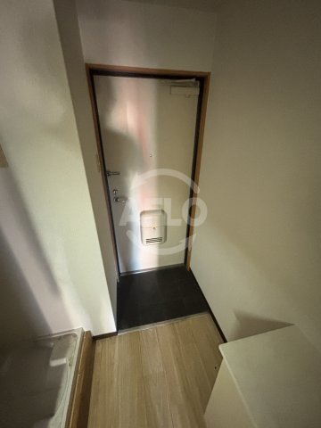 玄関　エムズプラザ今里弐番館　玄関