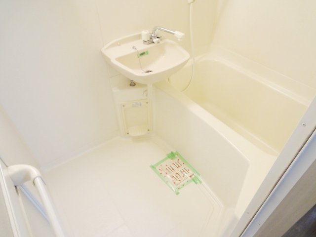 バス・シャワールーム　同物件別号室