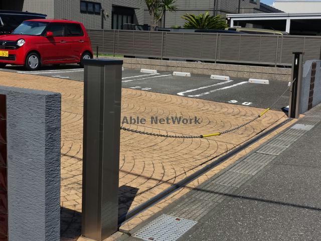 駐車場　駐車場