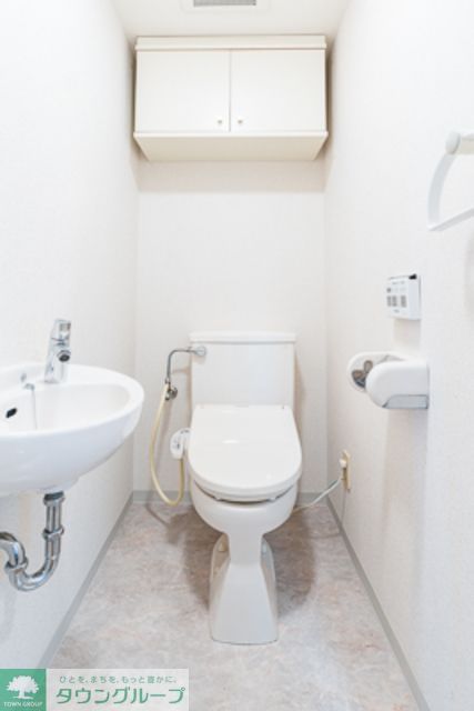 トイレ　※写真は同タイプ住戸です。