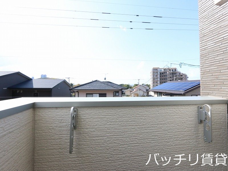 バルコニー　別号室タイプの為、現状を優先致します。