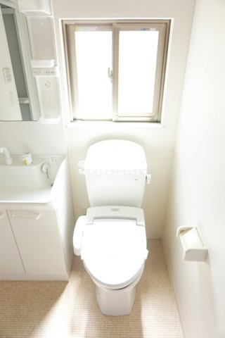 トイレ　嬉しい温水洗浄便座♪