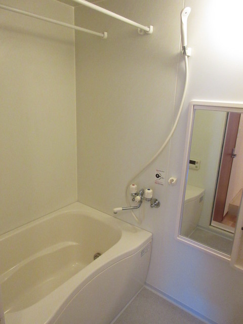 バス・シャワールーム　★浴室乾燥機＆追い焚き機能★