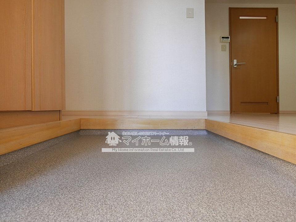 玄関　光がと風が吹き抜ける玄関☆