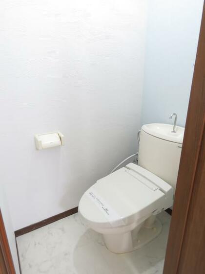 トイレ　ウォシュレット付