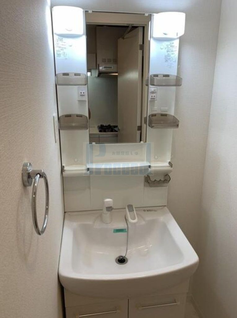 洗面設備　うれしい独立洗面台！