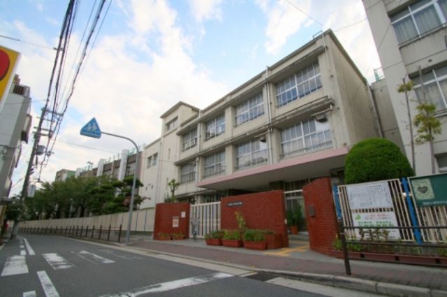 小学校　大阪市立聖賢小学校（小学校）まで684m