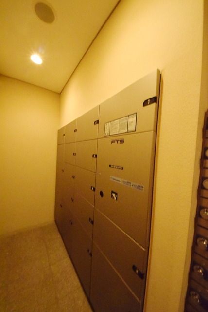 図書館　新宿区立鶴巻図書館（図書館）まで696m