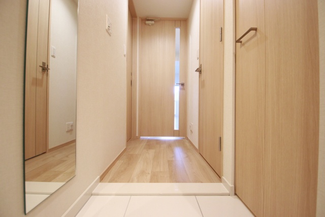 玄関　※別室の参考写真の為、現況優先です。