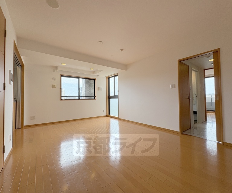 居室・リビング　広い室内です。