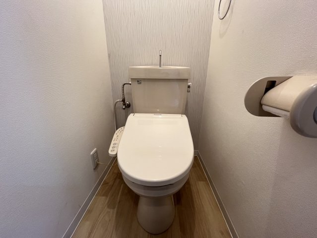 トイレ　別のお部屋のお写真です！