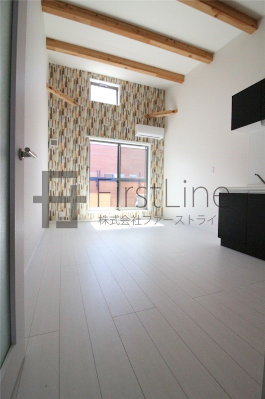 居室・リビング　別物件の写真です