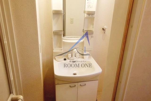 洗面設備　独立洗面台です。