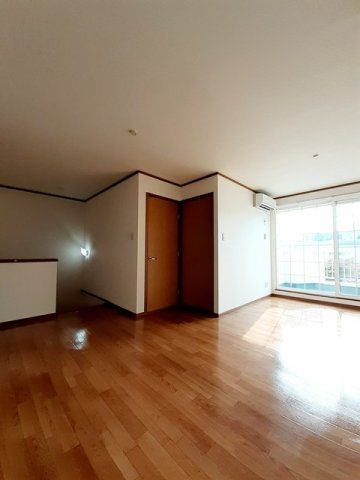 居室・リビング　ゆったり過ごせる居間です