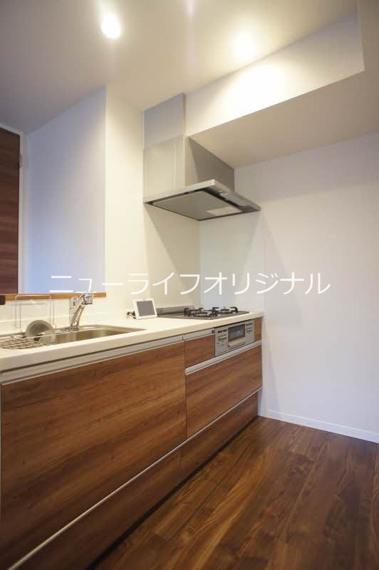 キッチン　グリル付3口コンロでお料理の幅も広がります♪
