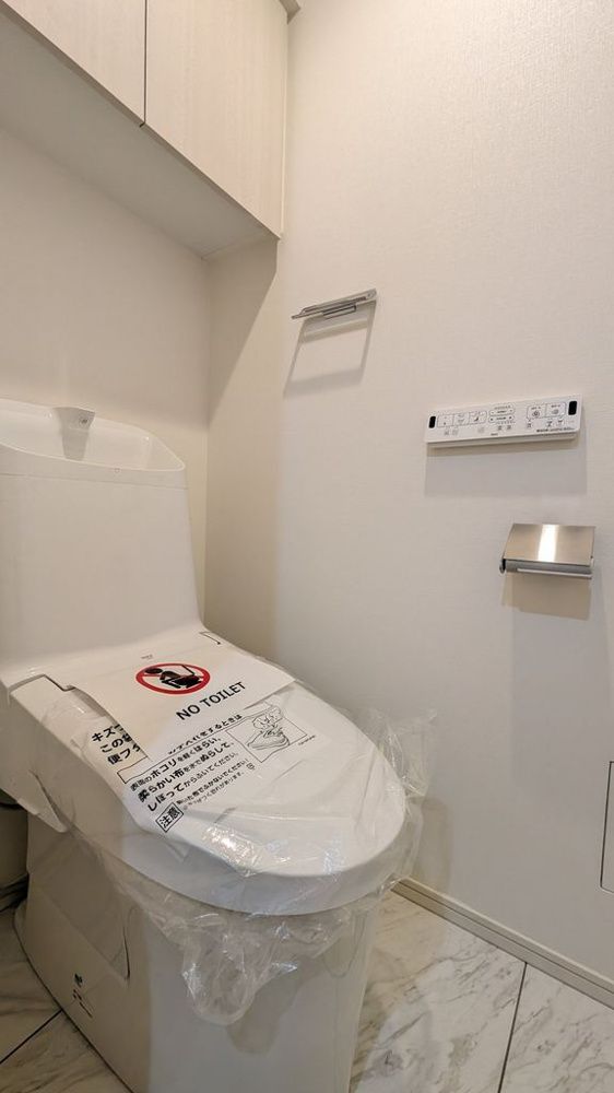 トイレ　同タイプ部屋　参考写真です