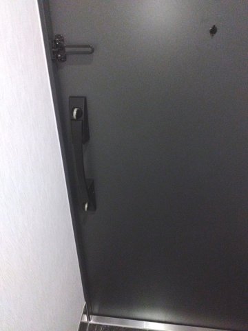 玄関　グレー基調で統一感ある玄関