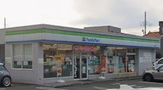 コンビニ　ファミリーマート南町田北店（コンビニ）まで110m