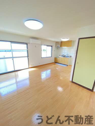 居室・リビング　うどん県のお部屋探しはうどん不動産へ うどんちゃんとLINE