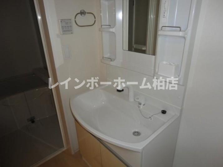洗面設備　洗髪洗面化粧台です