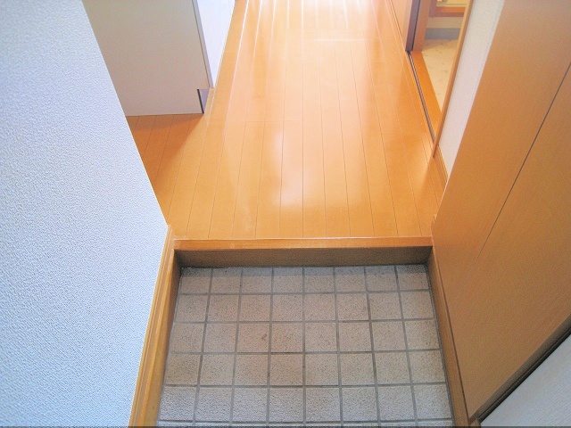 玄関　※写真と異なる場合現状優先。