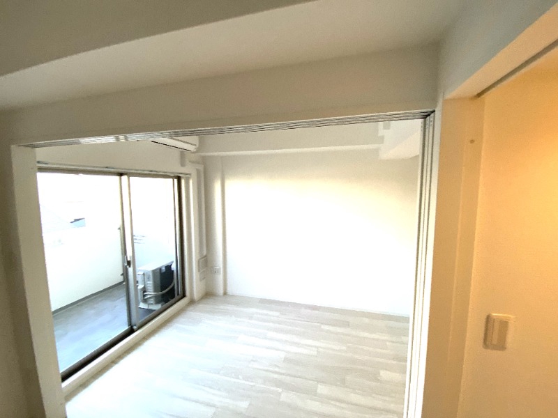 その他部屋・スペース　白を基調にした明るいお部屋です。