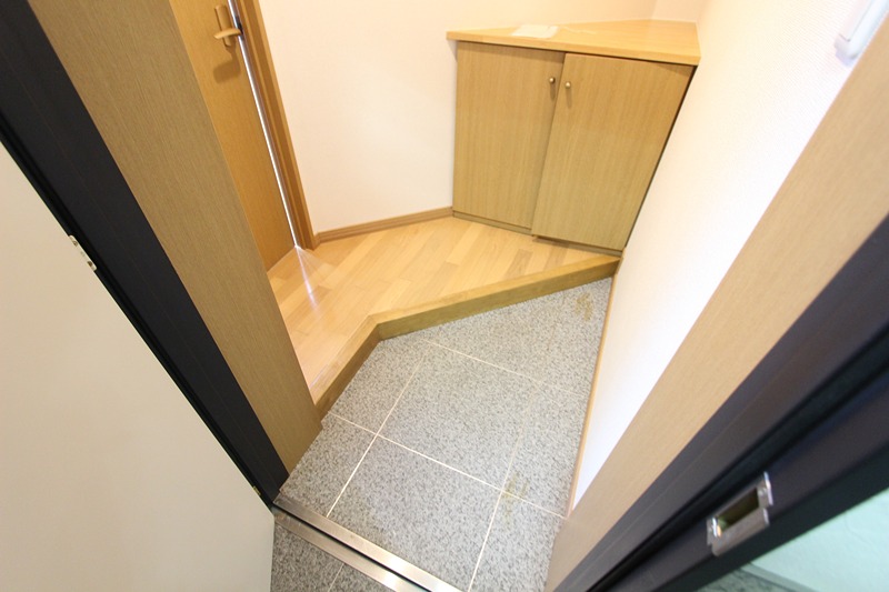 玄関　301号室参照