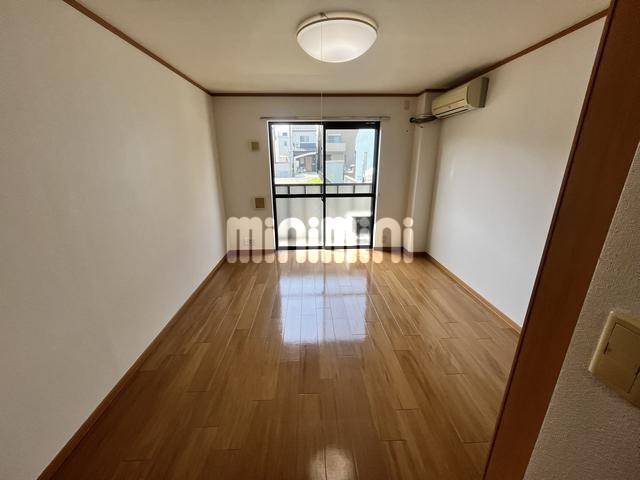 眺望　家具の配置がしやすい広さです。