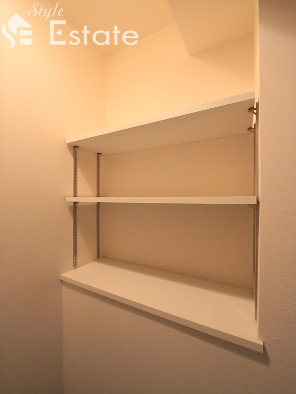 その他　トイレ内収納