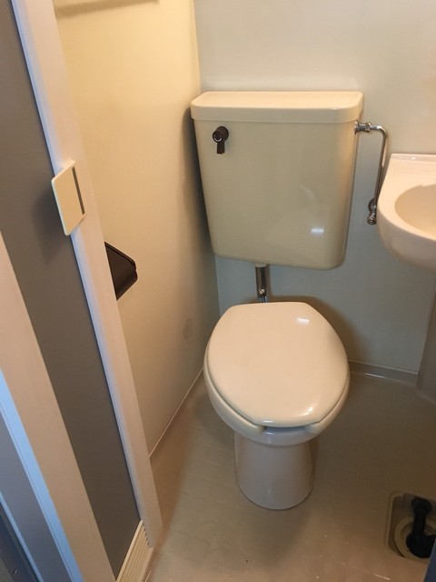 京阪本線 七条駅 徒歩19分 2階建 築39年のトイレ写真