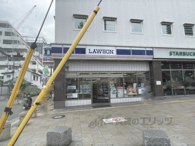 コンビニ　ローソン香里園駅前店（コンビニ）まで2400m