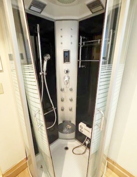 バス・シャワールーム　※別部屋参考写真☆シャワールーム☆