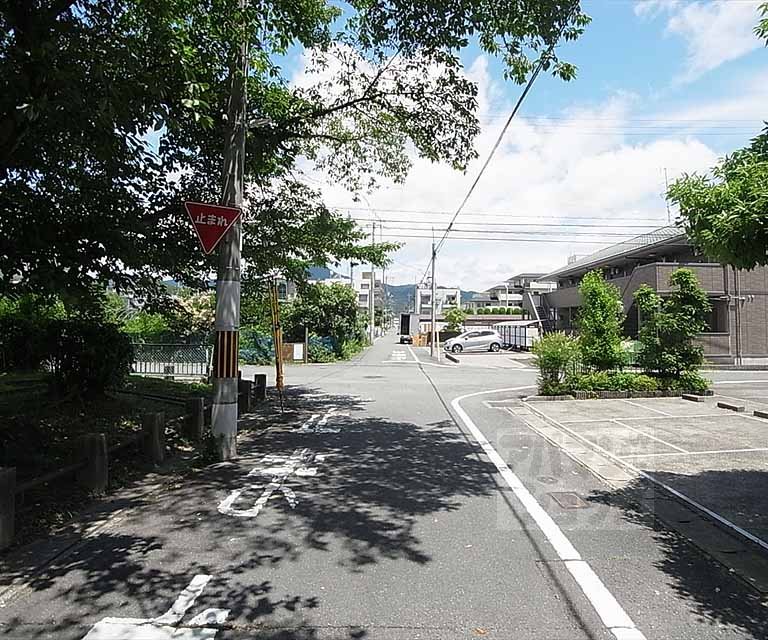 その他　前面道路です。