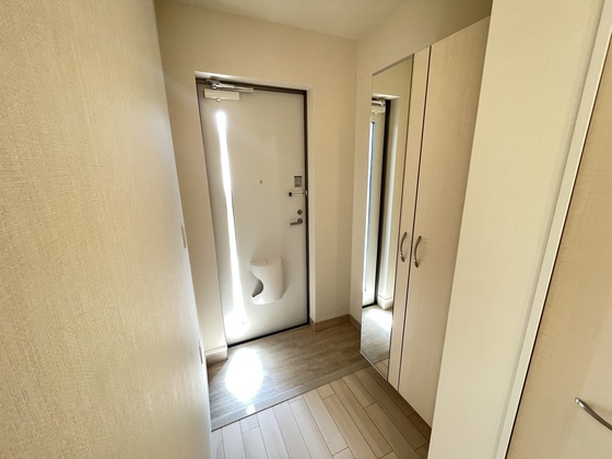 玄関　※別部屋の写真です