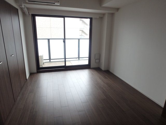 その他部屋・スペース　開放的な寝室です