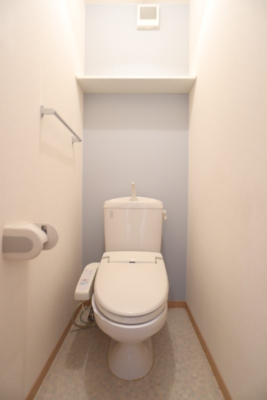ＪＲ本四備讃線 児島駅 徒歩21分 2階建 築20年のトイレ写真