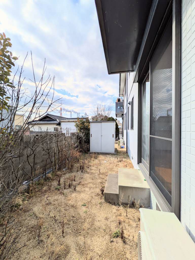 庭　専用庭には物置付