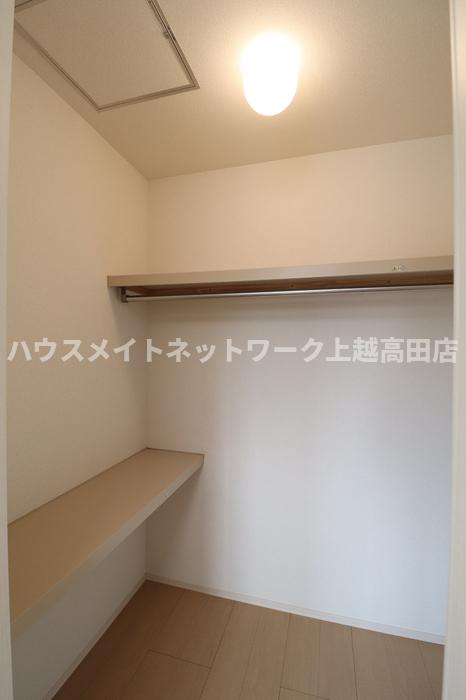 収納　ウォークインクローゼット