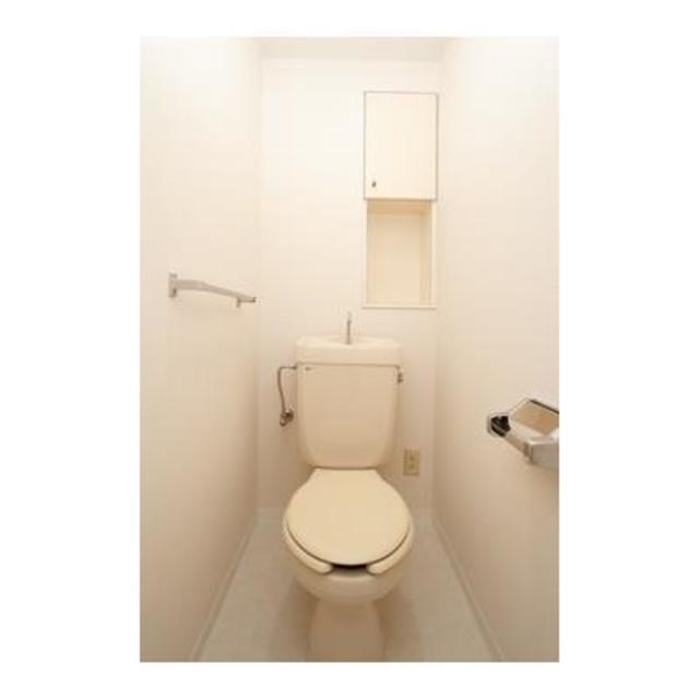 トイレ　※写真は同タイプ住戸です。
