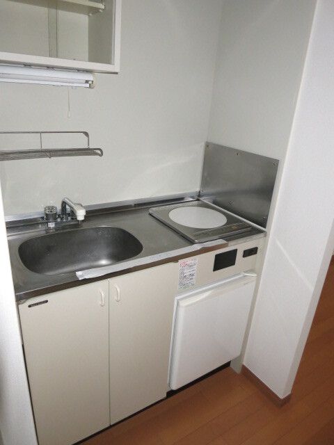 キッチン　コンパクトなキッチンで掃除もラクラク