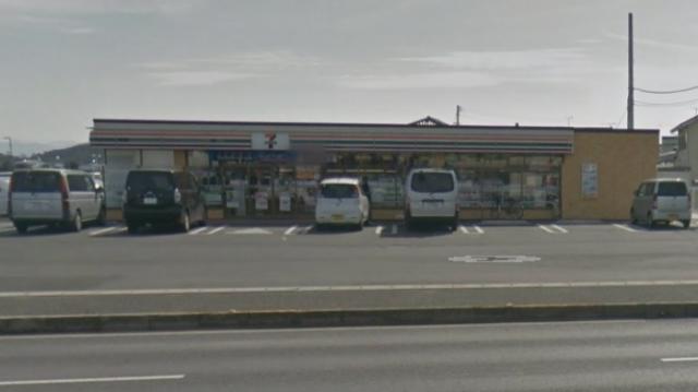コンビニ　セブンイレブン高松春日町店（コンビニ）まで370m