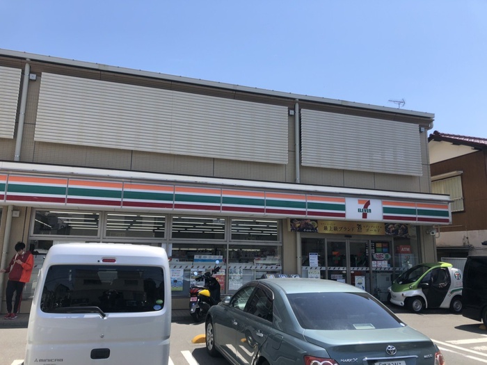 コンビニ　セブンイレブン（コンビニ）まで384m