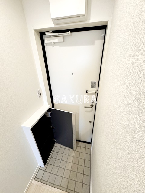玄関　収納豊富なシューズボックスです♪