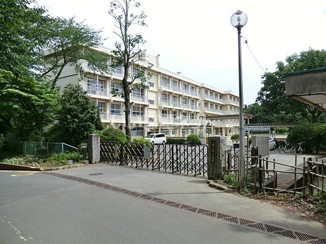 小学校　千葉市立平山小学校（小学校）まで1079m