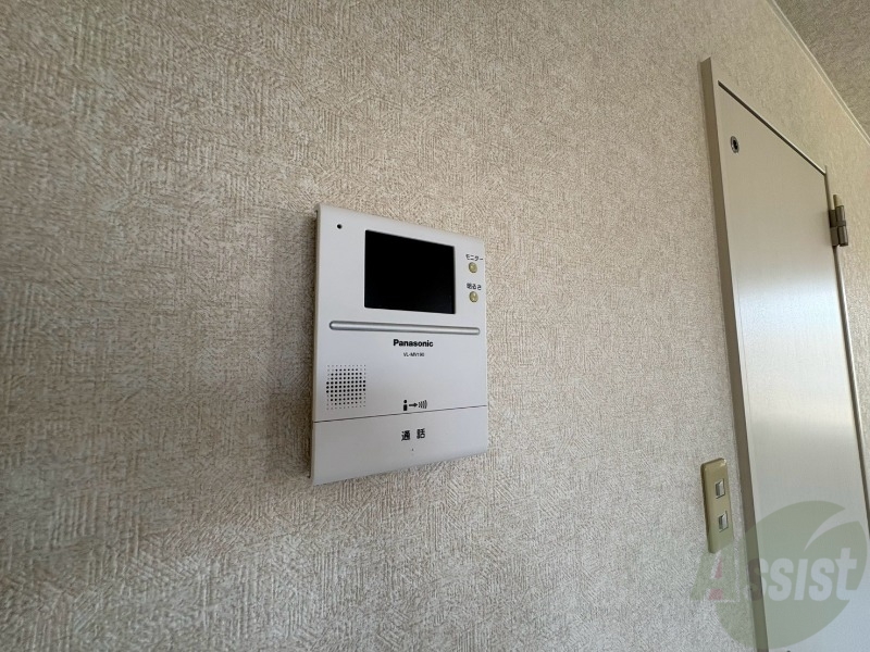 セキュリティ　ＴＶモニター付インターホンです。来客者の顔が見えるので安心！