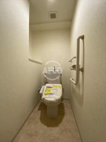 トイレ　フォレステージュ谷町　温水洗浄便座