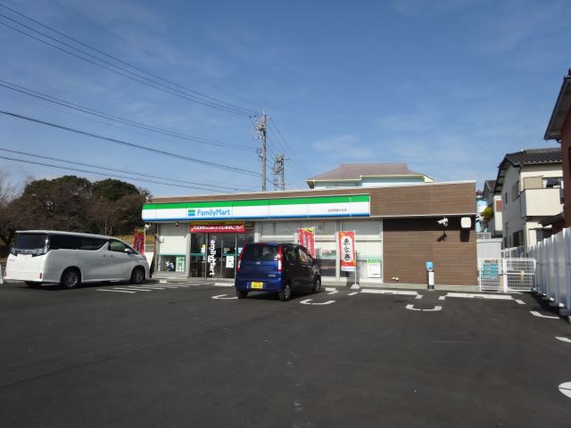 コンビニ　ファミリーマート（コンビニ）まで370m