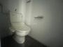 トイレ　嬉しい温水洗浄便座付きのトイレです。