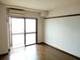 居室・リビング　南向きの明るいお部屋です